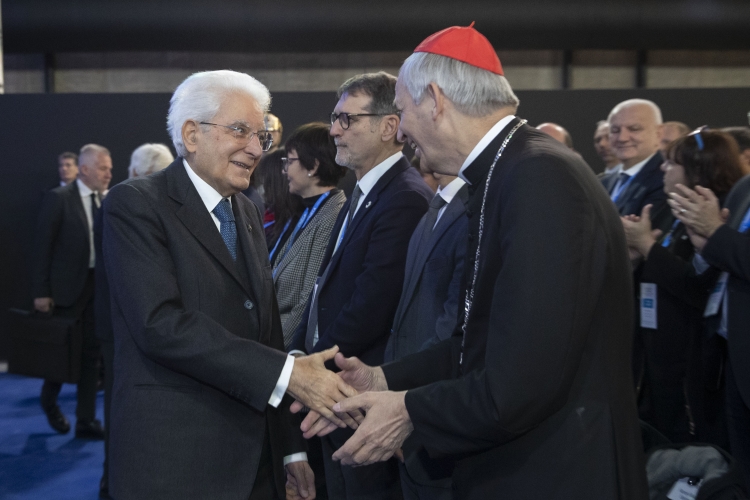Il Presidente della Repubblica Sergio Mattarella con il Cardinale Matteo Maria Zuppi, Presidente della Conferenza Episcopale Italiana, in occasione della cerimonia di inaugurazione del Supercomputer Europeo Leonardo 
