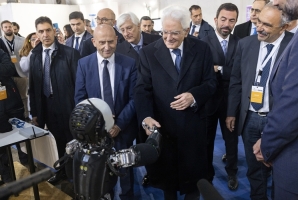 Il Presidente Sergio Mattarella in occasione delle prima edizione delle Giornate Inail “Scienza e Ricerca per la sicurezza” visita i padiglioni espositivi