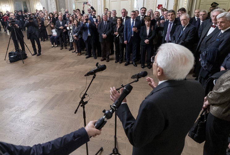 Il Presidente della Repubblica Sergio Mattarella nel corso dell'incontro con una rappresentanza della collettività italiana