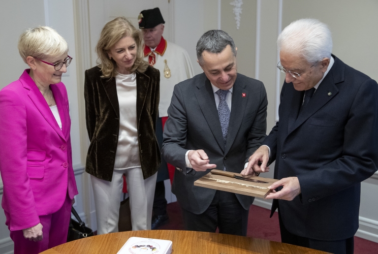   Il Presidente della Repubblica Sergio Mattarella con il Presidente della Confederazione Svizzera Ignazio Cassis in occasione della visita al Museo Paul Klee