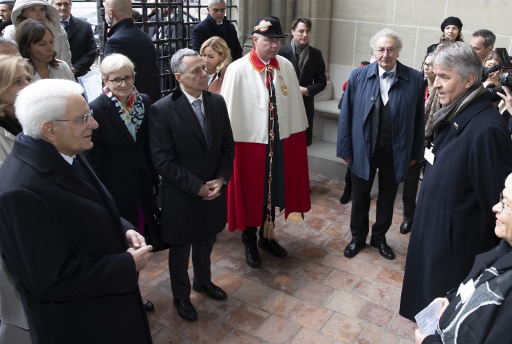  Il Presidente della Repubblica Sergio Mattarella e il Presidente della Confederazione Svizzera Ignazio Cassis accolti dal Presidente della Città di Berna Alec von Graffenried, in occasione della visita alla Cattedrale di Berna