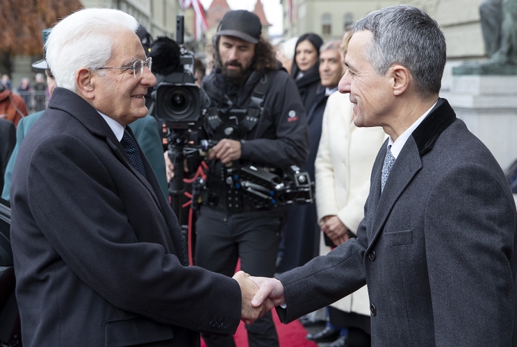  Il Presidente della Repubblica Sergio Mattarella con il Presidente della Confederazione Svizzera Ignazio Cassis in occasione della cerimonia di benvenuto