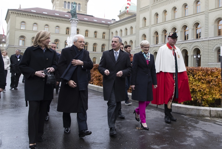 Il Presidente della Repubblica Sergio Mattarella con il Presidente della Confederazione Svizzera Ignazio Cassis al termine della cerimonia di benvenuto