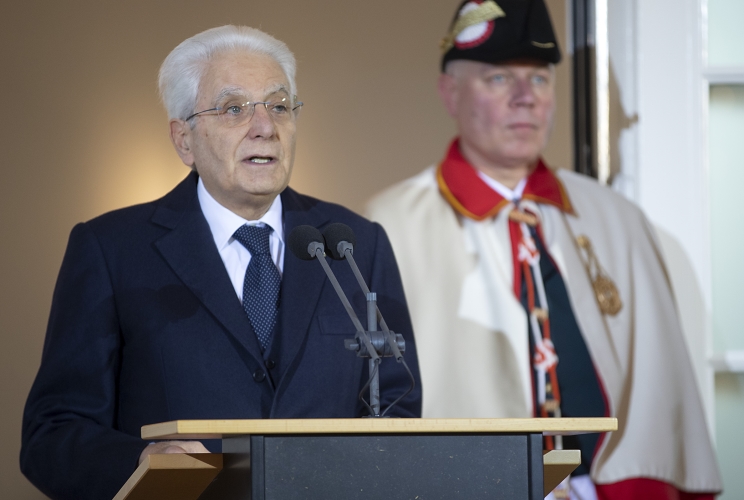 Il Presidente della Repubblica Sergio Mattarella rivolge il suo indirizzo di saluto al Presidente della Confederazione Svizzera Ignazio Cassis