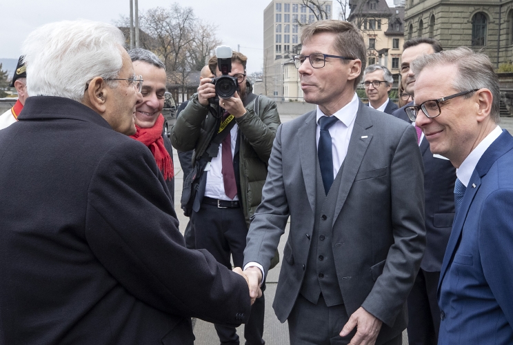 Il Presidente della Repubblica Sergio Mattarella e il Presidente della Confederazione Svizzera Ignazio Cassis al loro arrivo al Politecnico federale di Zurigo, accolti dal Presidente del Politecnico Joel Mesot e dal Rettore Gunther Dissertori