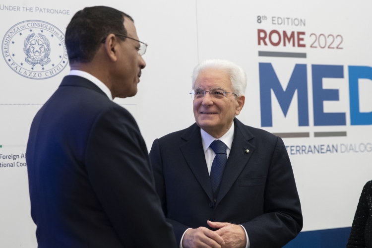 Il Presidente della Repubblica Sergio Mattarella accoglie Mohamed Bazoum, Presidente della Repubblica del Niger,in occasione della cerimonia di apertura della VIII edizione della Conferenza Internazionale Rome MED Dialogues 
