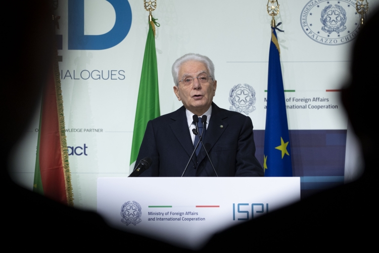 Il Presidente della Repubblica Sergio Mattarella durante il suo intervento, alla cerimonia di apertura della VIII edizione della Conferenza Internazionale Rome MED Dialogues 
