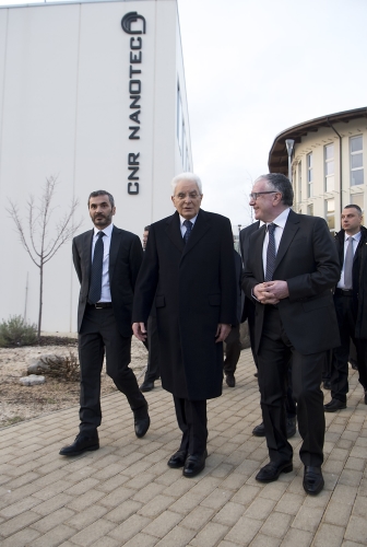 Il Presidente Sergio Mattarella nel corso della visita all’Istituto di Nanotecnologia del Centro Nazionale delle Ricerche