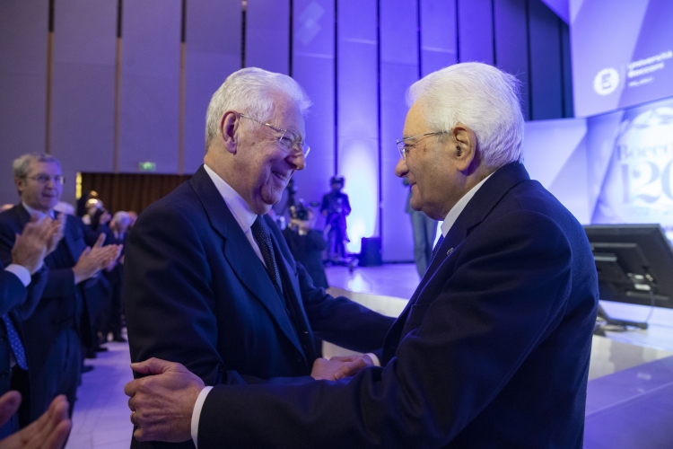 Il Presidente della Repubblica Sergio Mattarella con Mario Monti, Senatore a vita, in occasione della cerimonia dal titolo “La Bocconi, l’Italia, l’Europa. L’Università saluta Mario Monti”
