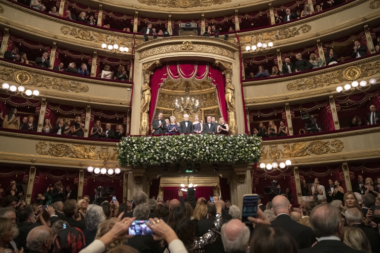 Il Presidente della Repubblica Sergio Mattarella e la Sig.ra Laura, all'inaugurazione della stagione d’opera e balletto 2022-2023 del Teatro alla Scala
