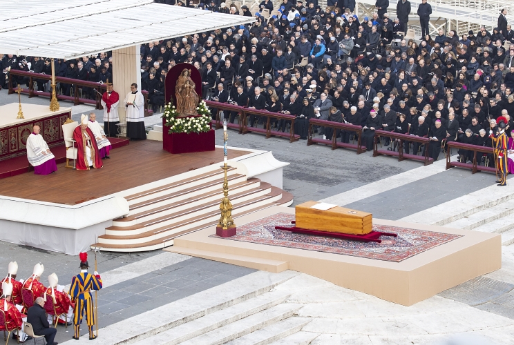 Il Presidente Sergio Mattarella ai funerali del Papa emerito Benedetto XVI