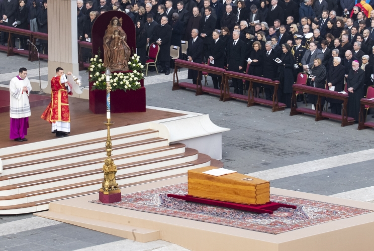 Il Presidente Sergio Mattarella ai funerali del Papa emerito Benedetto XVI