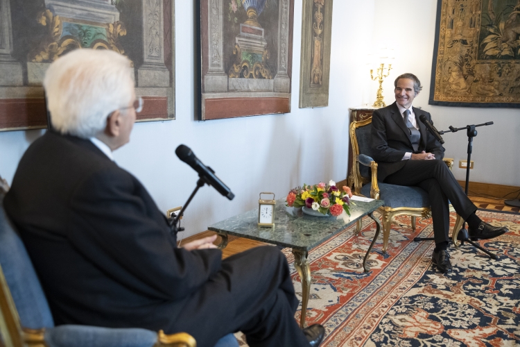 Il Presidente della Repubblica Sergio Mattarella con Rafael Mariano Grossi, Direttore generale dell’Agenzia Internazionale per l’Energia Atomica
