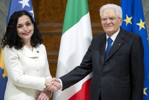 Il Presidente Sergio Mattarella con Vjosa Osmani-Sadriu, Presidente della Repubblica del Kosovo, 