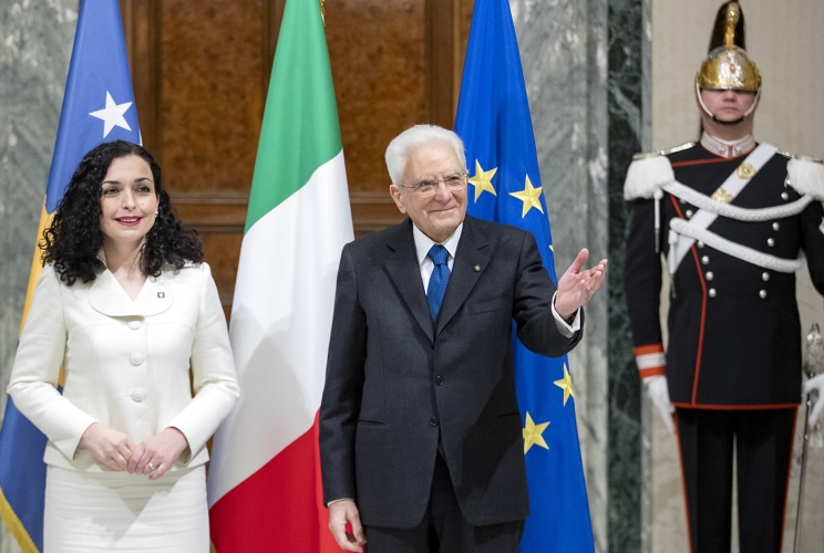 Il Presidente Sergio Mattarella con Vjosa Osmani-Sadriu, Presidente della Repubblica del Kosovo, 