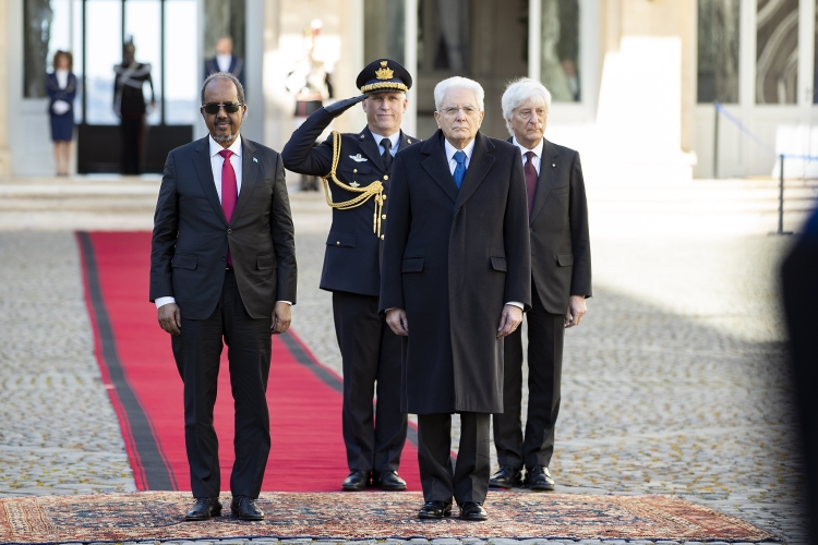 Il Presidente della Repubblica Sergio Mattarella con S.E. il Signor Hassan Sheikh Mohamud - Presidente della Repubblica Federale di Somalia,durante gli onori militare
