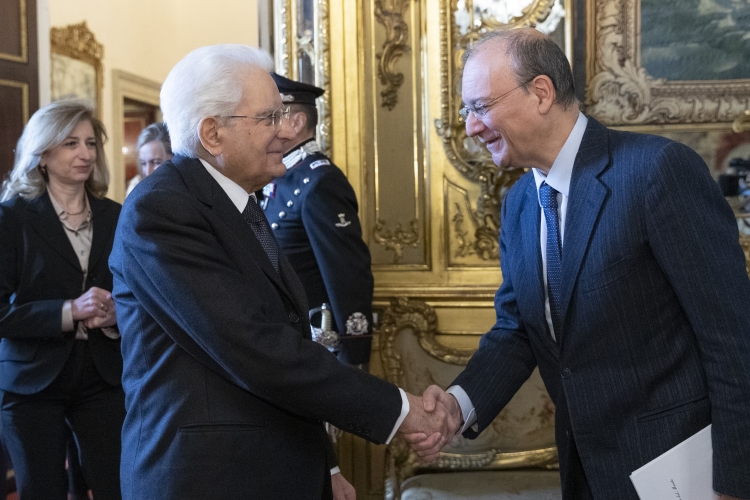 Il Presidente della Repubblica Sergio Mattarella saluta Giuseppe Valditara, Ministro dell’Istruzione e del merito,in occasione della celebrazione del “Giorno del Ricordo”
