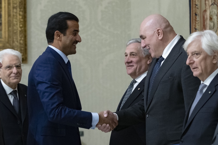 Il Presidente della Repubblica Sergio Mattarella con lo Sceicco Tamim bin Hamad Al-Thani, Emiro dello Stato del Qatar, Il Ministro degli Affari esteri e della Cooperazione internazionale, Antonio Tajani, e il Ministro della Difesa Guido Crosetto 