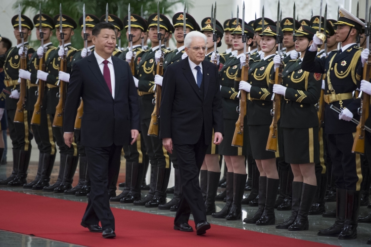 Il Presidente della Repubblica Italiana Sergio Mattarella, con il Presidente della Repubblica Popolare 