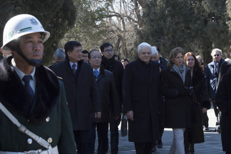 Il Presidente Sergio Mattarella nel corso della visita al Tempio del Cielo