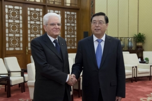 Il Presidente della Repubblica Sergio Mattarella con il Presidente del Comitato Permanente dell’Assemblea Nazionale 