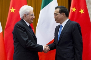 Il Presidente Sergio Mattarella accolto dal Primo Ministro della Repubblica Popolare Cinese Li Keqiang