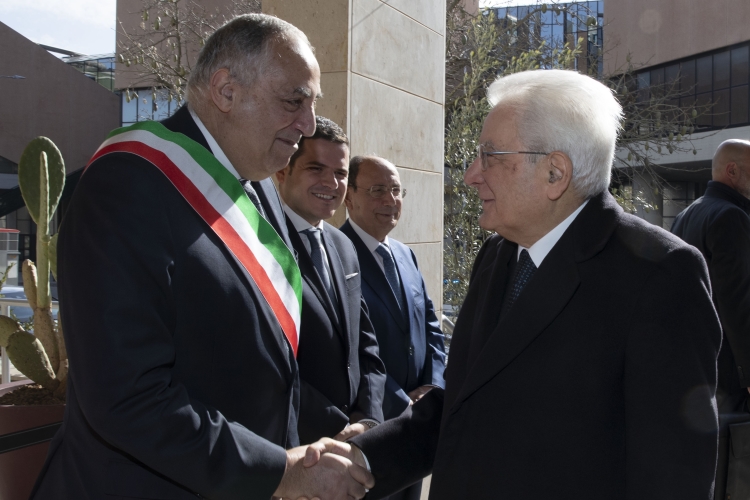 Il Presidente della Repubblica Sergio Mattarella accolto da Roberto Lagalla, Sindaco di Palermo, in occasione dell'Inaugurazione dell'anno Accademico Università degli studi di Palermo
