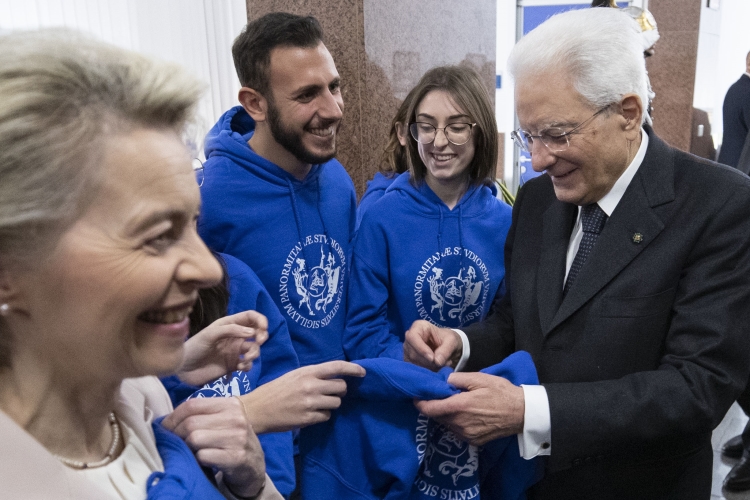 Il Presidente della Repubblica Sergio Mattarella con Ursula von der Leyen, Presidente della Commissione europea, incontrano gli studenti al termine dell'inaugurazione dell'anno Accademico Università degli studi di Palermo
