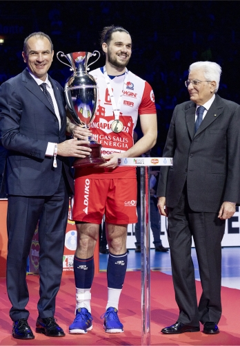  Il Presidente Sergio Mattarella in occasione della premiazione della squadra di Piacenza, vincitrice della Coppa Italia di pallavolo maschile seri A1