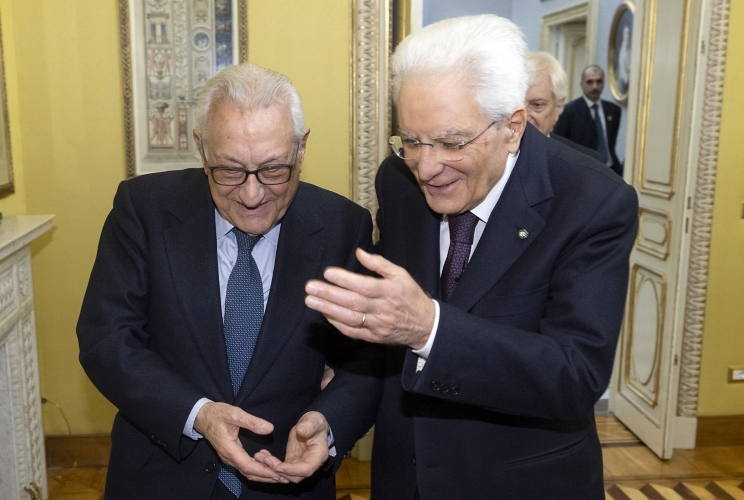 Il Presidente Sergio Mattarella con Giuseppe Gargani, Presidente dell'Associazione ex parlamentari della Repubblica
