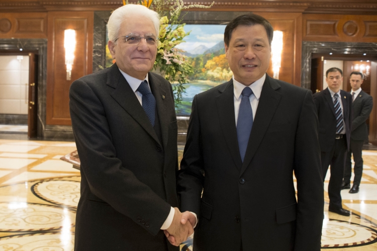 Il Presidente Sergio Mattarella con il Sindaco della Municipalità di Shanghai Ying Yong