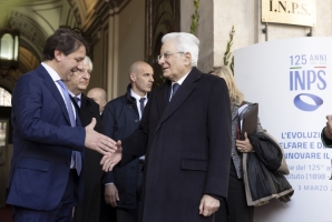 Il Presidente Sergio Mattarella con il Presidente dell'INPS, Pasquale Tridico, al termine della celebrazione del 125° anniversario dell’Istituto