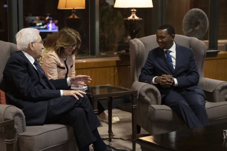 Il Presidente della Repubblica Sergio Mattarella a Nairobi,con il Ministro degli Affari Esteri e della Diaspora, Alfred N. Mutua,in occasione della visita di Stato nella Repubblica del Kenya 
