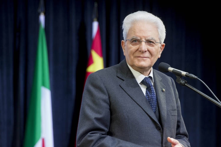 Il Presidente Sergio Mattarella nel corso della visita alla Scuola elementare del Popolo di Chongqing 