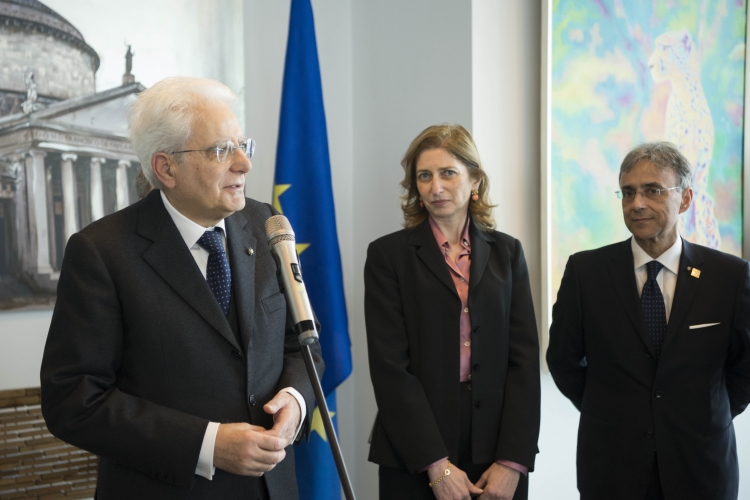 Il Presidente Sergio Mattarella incontra il personale del Consolato Generale d'Italia a Chongqing