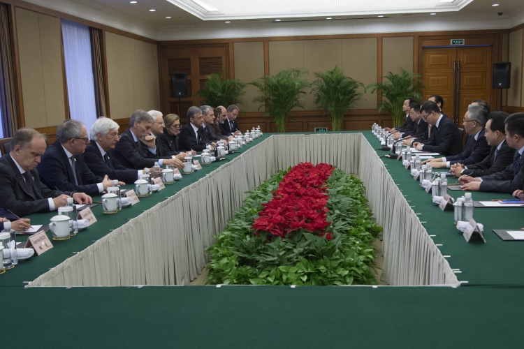 Il Presidente Sergio Mattarella con il Segretario del PCC della Municipalità di Chongqing Sun Zhengcai