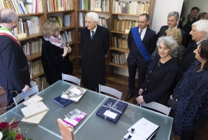 Il Presidente Sergio Mattarella nel corso della visita al Cred, Centro risorse educative e didattiche