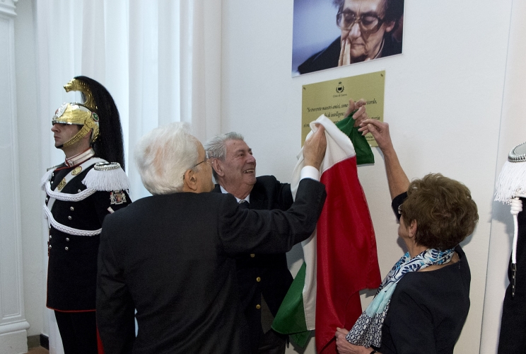 Il Presidente Sergio Mattarella scopre una targa in ricordo di Maria Eletta Martini 
