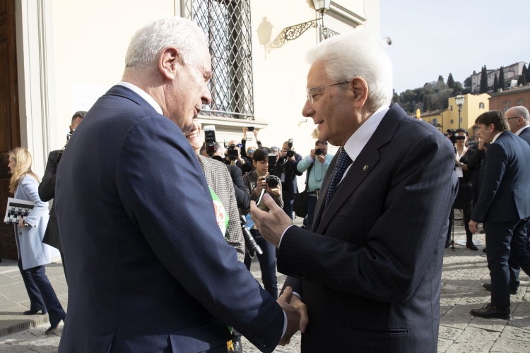 Il Presidente della Repubblica Sergio Mattarella nella sede della Camera di commercio di Firenze, accolto da Eugenio Giani, Presidente della Regione Toscana, in occasione della conferenza nazionale delle Camere di commercio dal titolo “Progettare il domani con coraggio”
