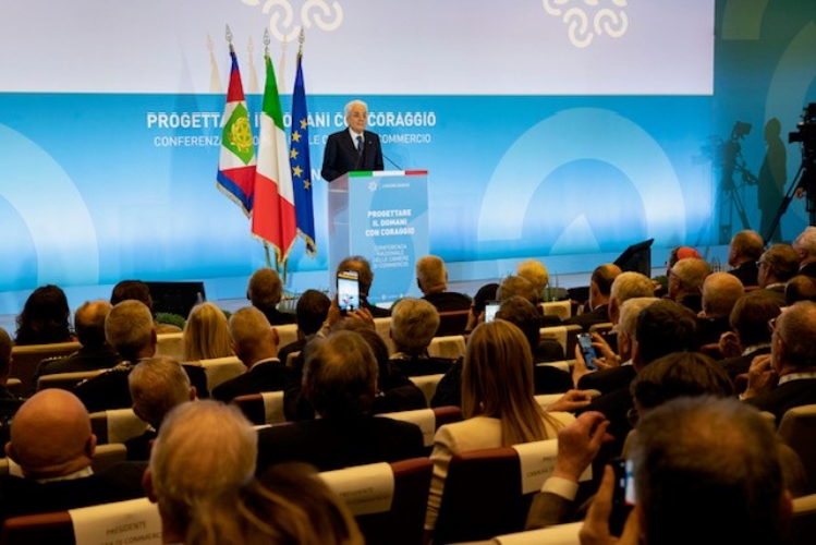 Il Presidente della Repubblica Sergio Mattarella, durante il suo indirizzo di saluto, in occasione della conferenza nazionale delle Camere di commercio dal titolo “Progettare il domani con coraggio”