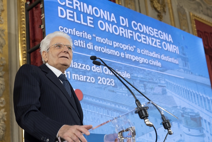 Il Presidente Sergio Mattarella in occasione della cerimonia di consegna delle onorificenze dell’Ordine al Merito della Repubblica Italiana conferite “motu proprio” a cittadini distintisi per atti di eroismo e impegno civile