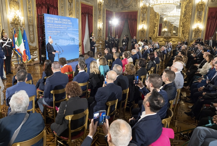 Il Presidente Sergio Mattarella in occasione della cerimonia di consegna delle onorificenze dell’Ordine al Merito della Repubblica Italiana conferite “motu proprio” a cittadini distintisi per atti di eroismo e impegno civile