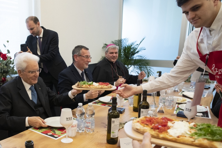 Il Presidente della Repubblica Sergio Mattarella a Monza al nuovo ristorante “PizzAut”, in occasione della Giornata mondiale per la consapevolezza sull’autismo
