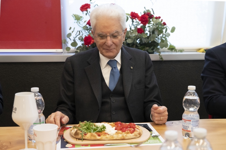Il Presidente della Repubblica Sergio Mattarella a Monza al nuovo ristorante “PizzAut”, in occasione della Giornata mondiale per la consapevolezza sull’autismo
