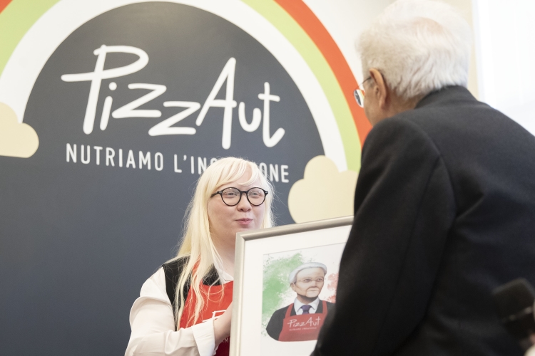 Il Presidente della Repubblica Sergio Mattarella a Monza al nuovo ristorante “PizzAut”, in occasione della Giornata mondiale per la consapevolezza sull’autismo
