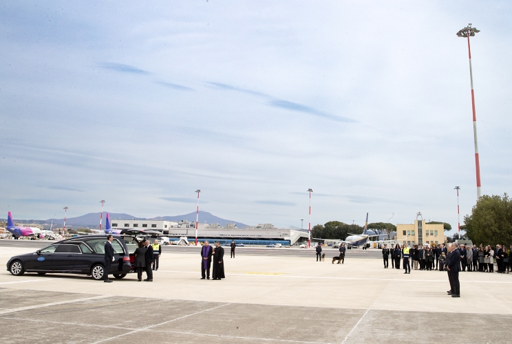 Il Presidente Mattarella accoglie la salma di Alessandro Parini
