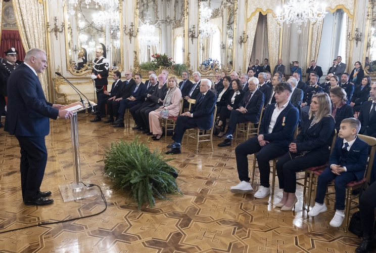 Il Presidente Sergio Mattarella in occasione dell'incontro con il Capo della Polizia – Direttore generale della pubblica sicurezza, unitamente ad una rappresentanza della Polizia di Stato, in occasione del 171° anniversario della sua costituzione