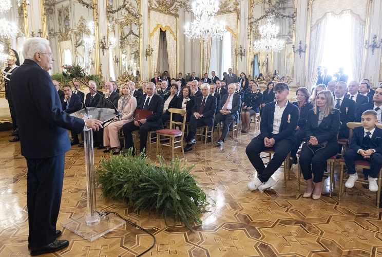 Il Presidente Sergio Mattarella in occasione dell'incontro con il Capo della Polizia – Direttore generale della pubblica sicurezza, unitamente ad una rappresentanza della Polizia di Stato, in occasione del 171° anniversario della sua costituzione