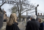 Il Presidente Mattarella visita il museo di Auschwitz