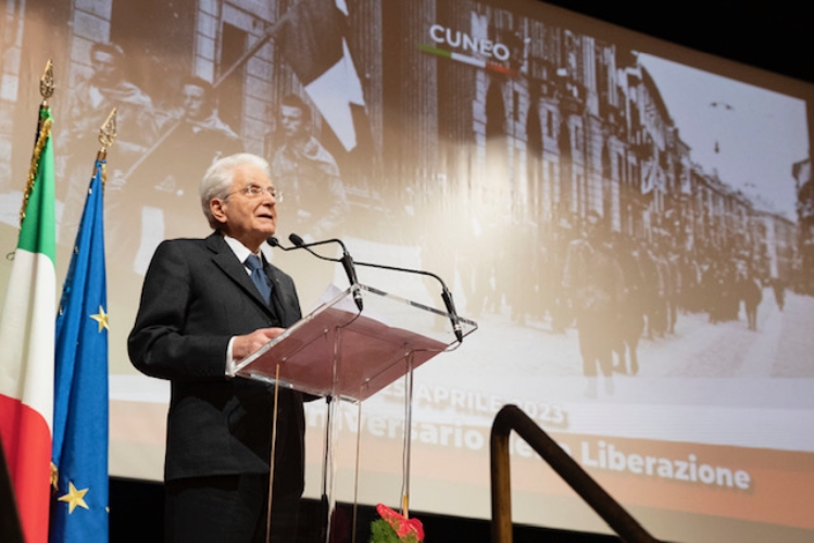 Il Presidente Sergio Mattarella al teatro Toselli in occasione della cerimonia commemorativa del 78 anniversario della Liberazione